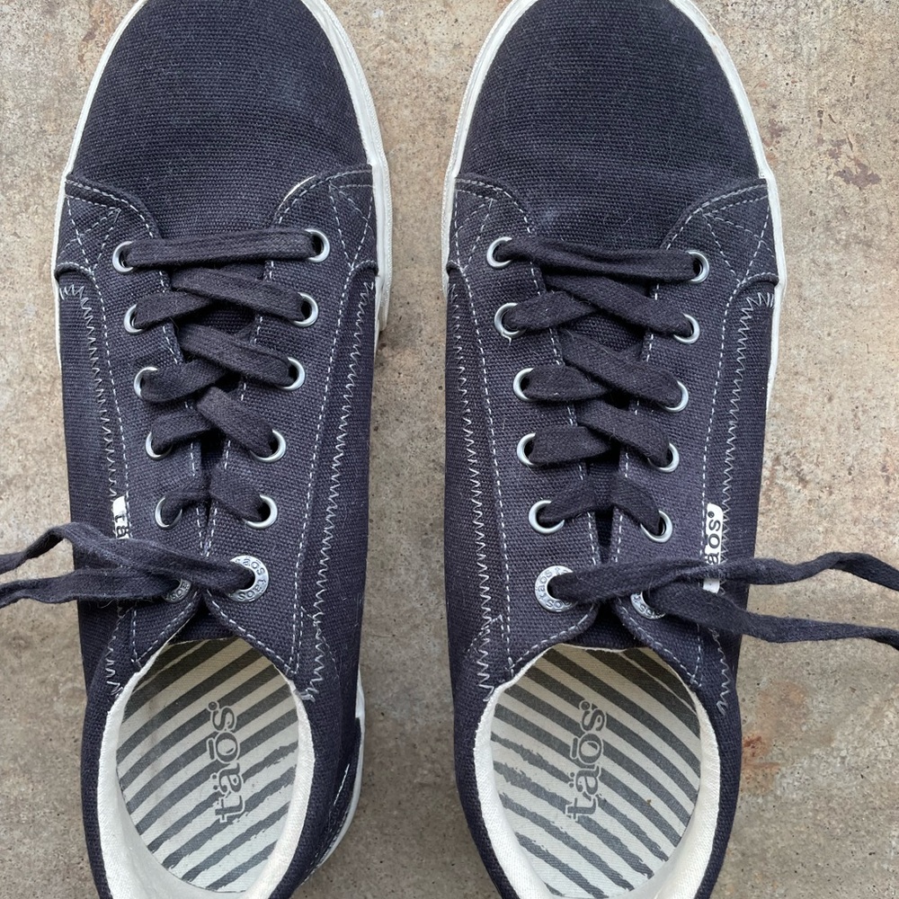 Taos Footwear Women’s Black Plimsouls